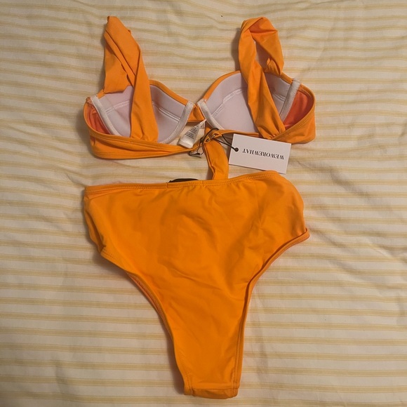 WeWoreWhat Bikini Set 82H Carrot - Picture 7 of 7